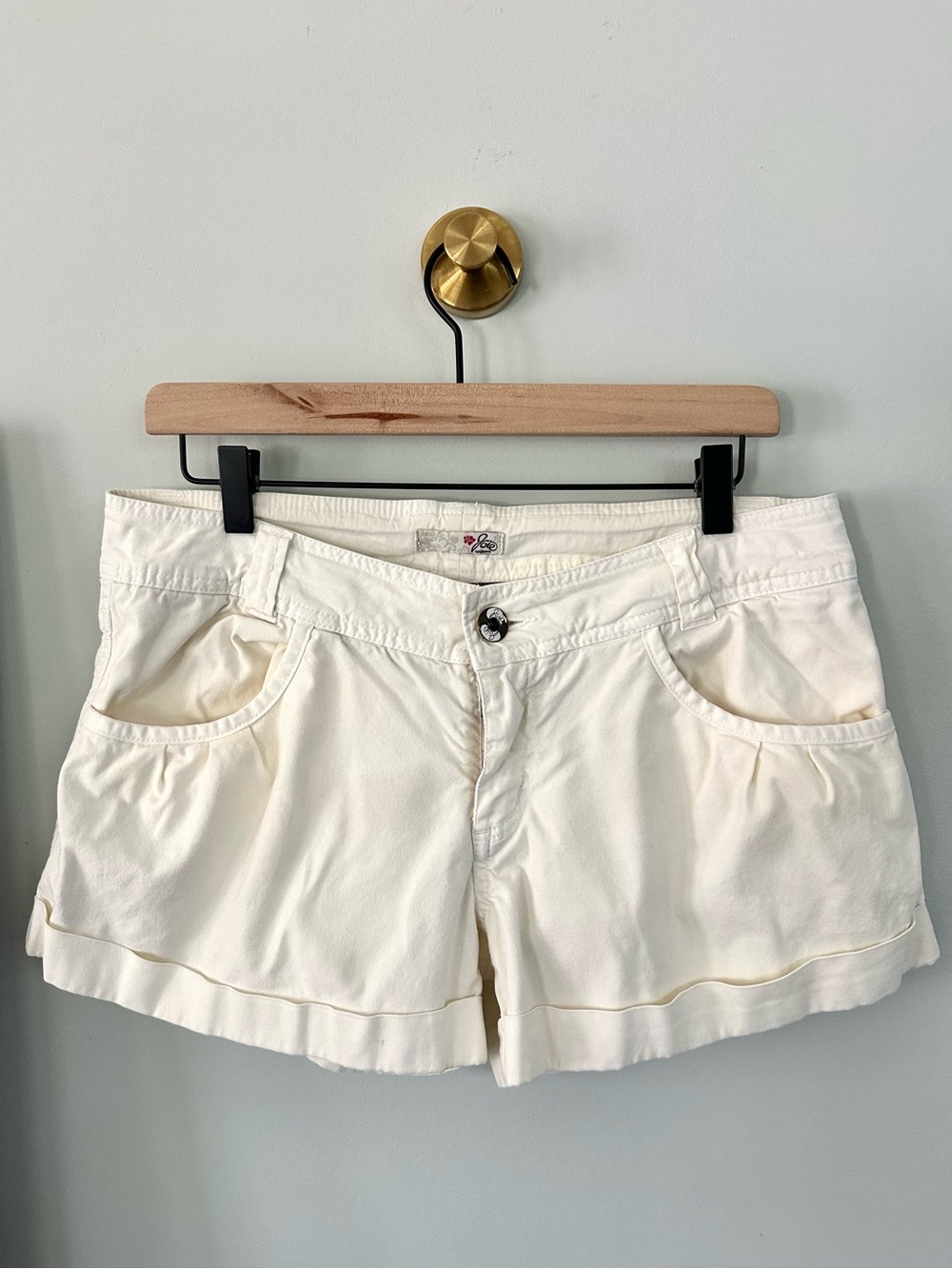 Joie Vintage Y2K Low Rise White Hot Shorts Size 8